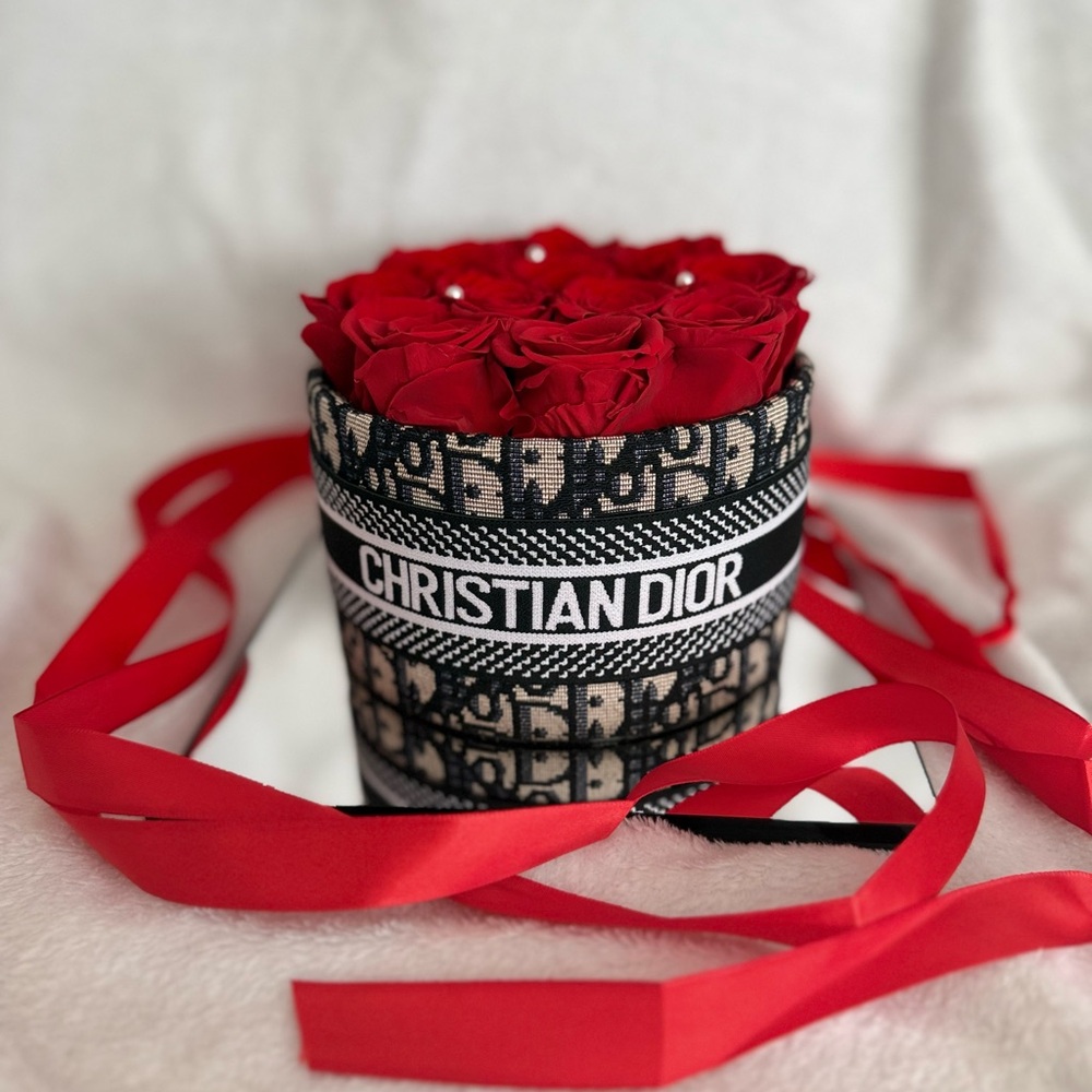 Real Preserved Roses 🌹 - Picture 1 of 6